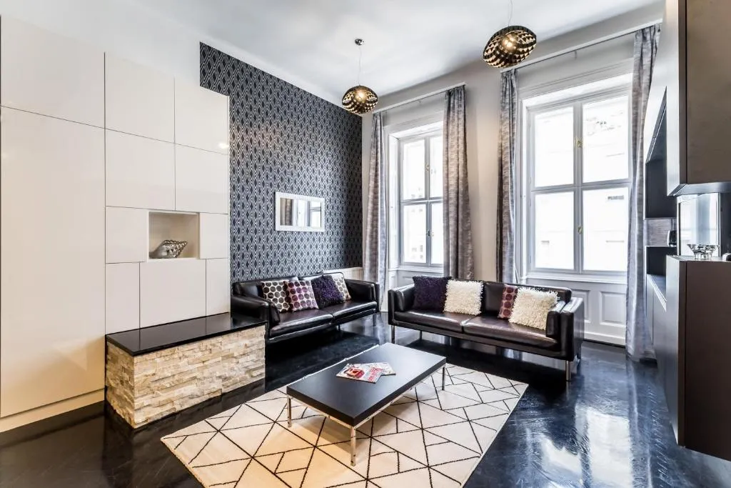 BpR B&W Elegant Home with A / C, Budapest, Hungary
