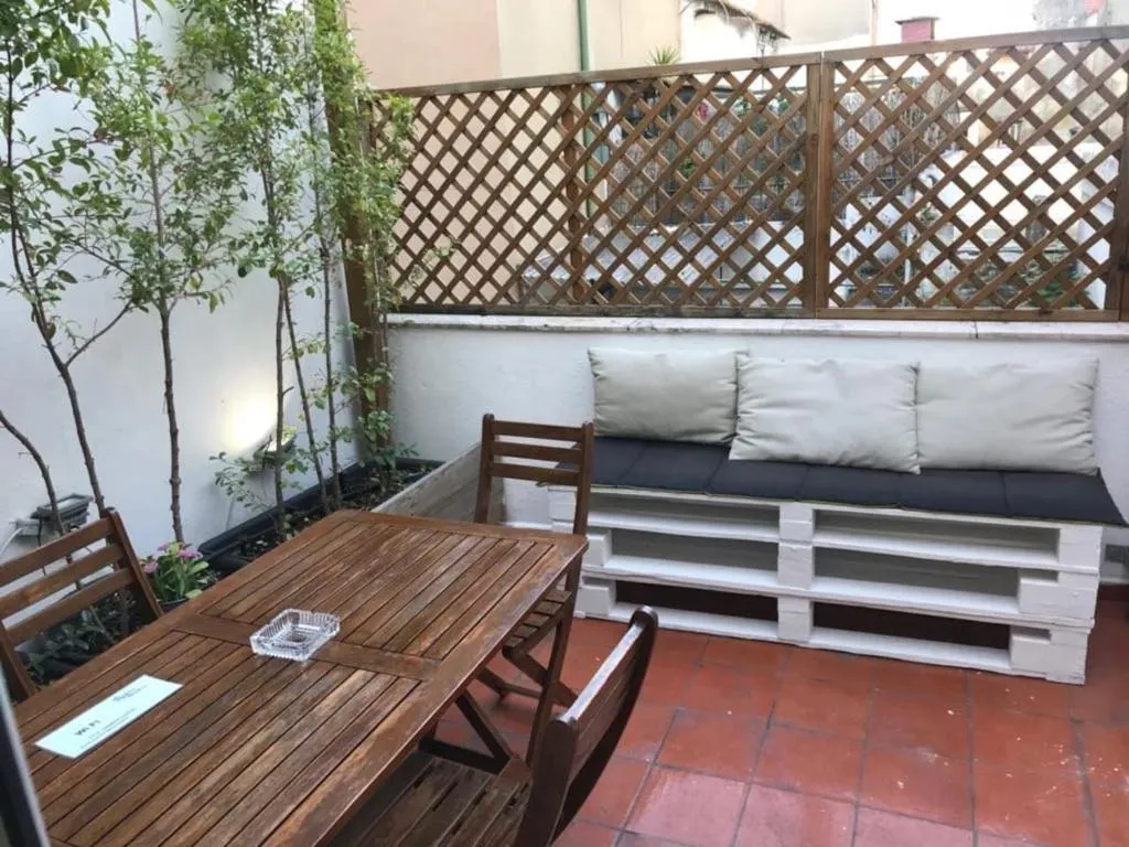 Flat with Terrace in Adamastor, Amadora, Portugal
