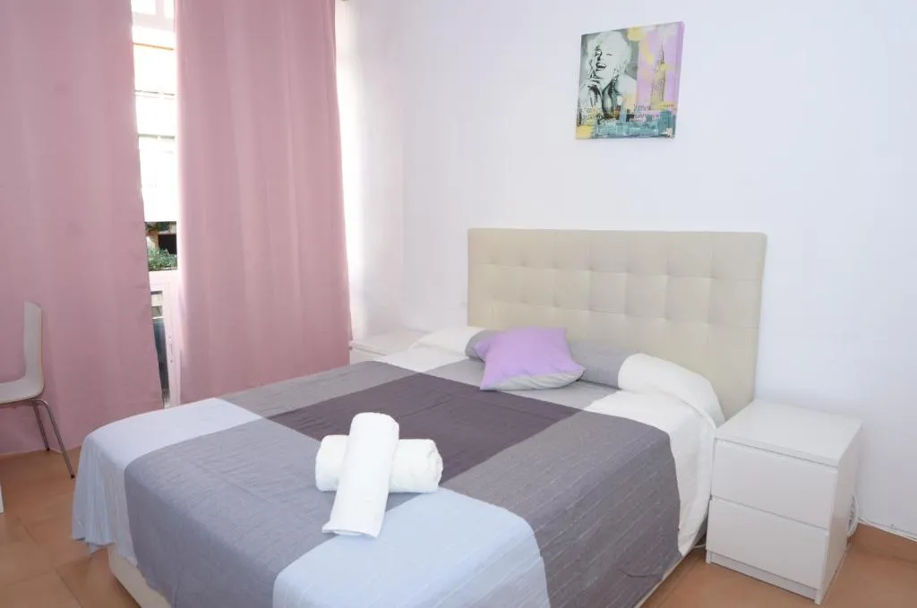 Big room in heart dowtown, Malaga, Spain