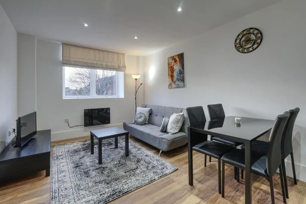 Alfa Apartments, Quarry Court, High Street, Morley, Leeds, Marea Britanie