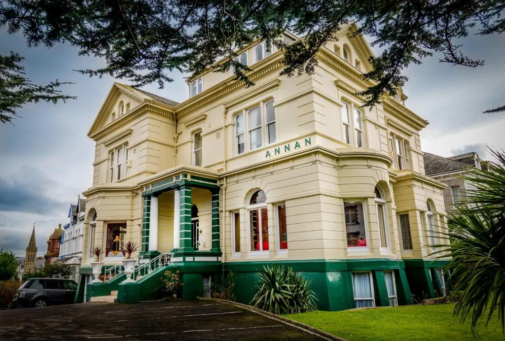 Annan Hotel, Llandudno, Marea Britanie
