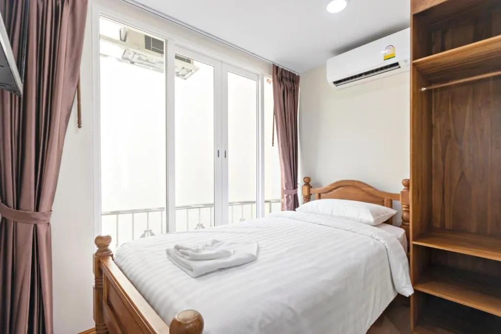 Royale 8 Ville Guest House, Bangkok, Thailand