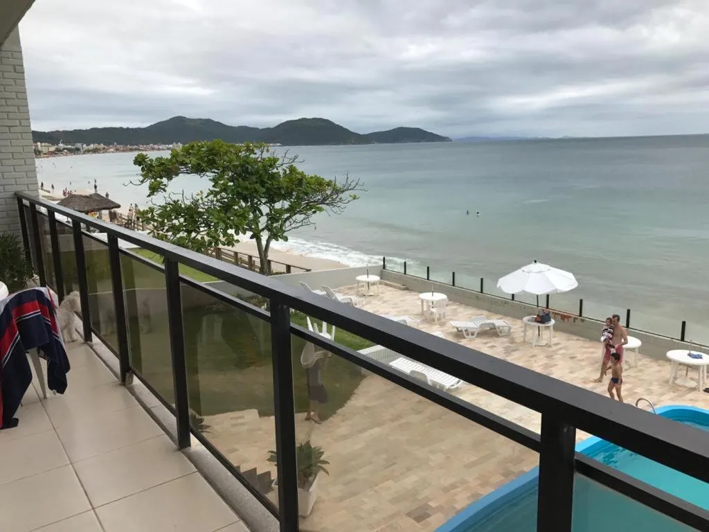 Ap 8 pessoas frente ao mar 067, Florianópolis, Brazilia
