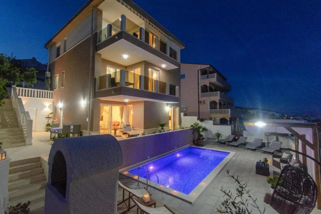 Seaside apartments with a swimming pool Rastici, Ciovo - 16248, Centola, Croatia