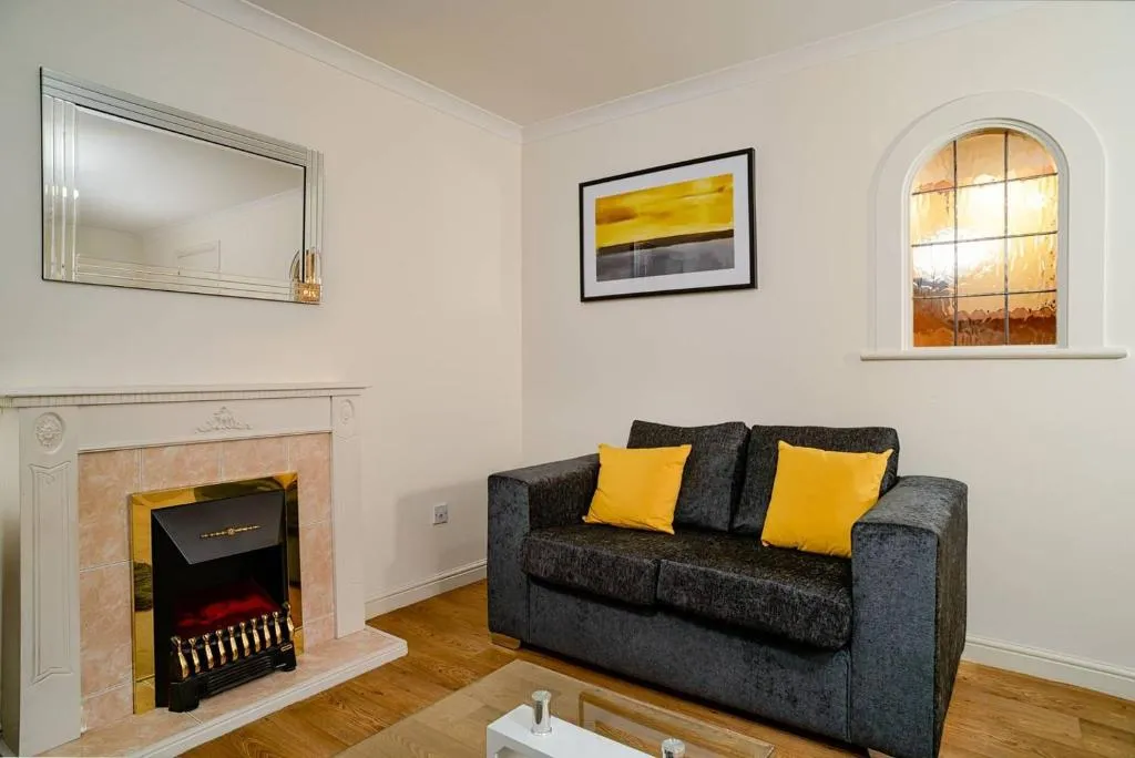 Charming Edinburgh Apartment In Great Location, Edinburgh, United Kingdom