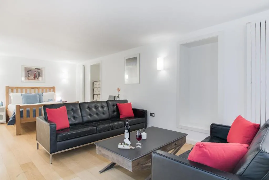 Spacious New Kings Road Nest, London, United Kingdom