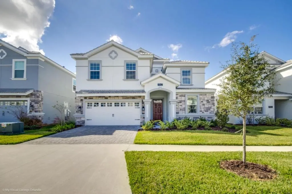 Moon Valley Villa #230709, Davenport, United States