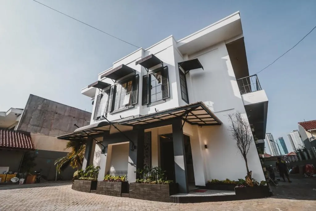 RedDoorz Plus near Mall Slipi Jaya, Jakarta, Indonesia