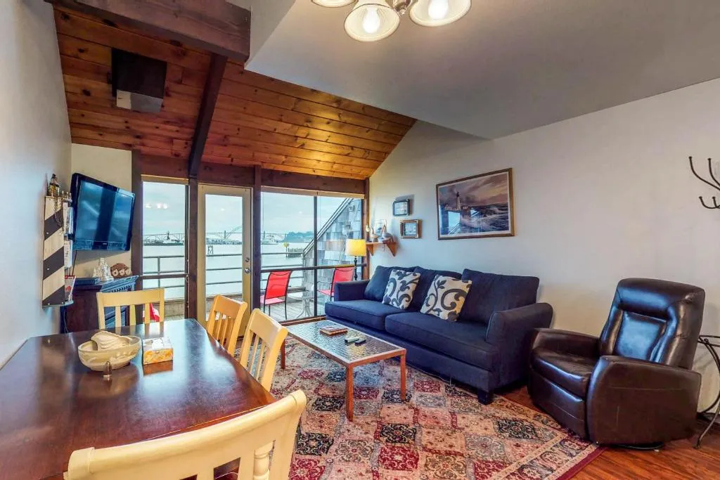 Yaquina Bay Getaway, Cwmbran, United States