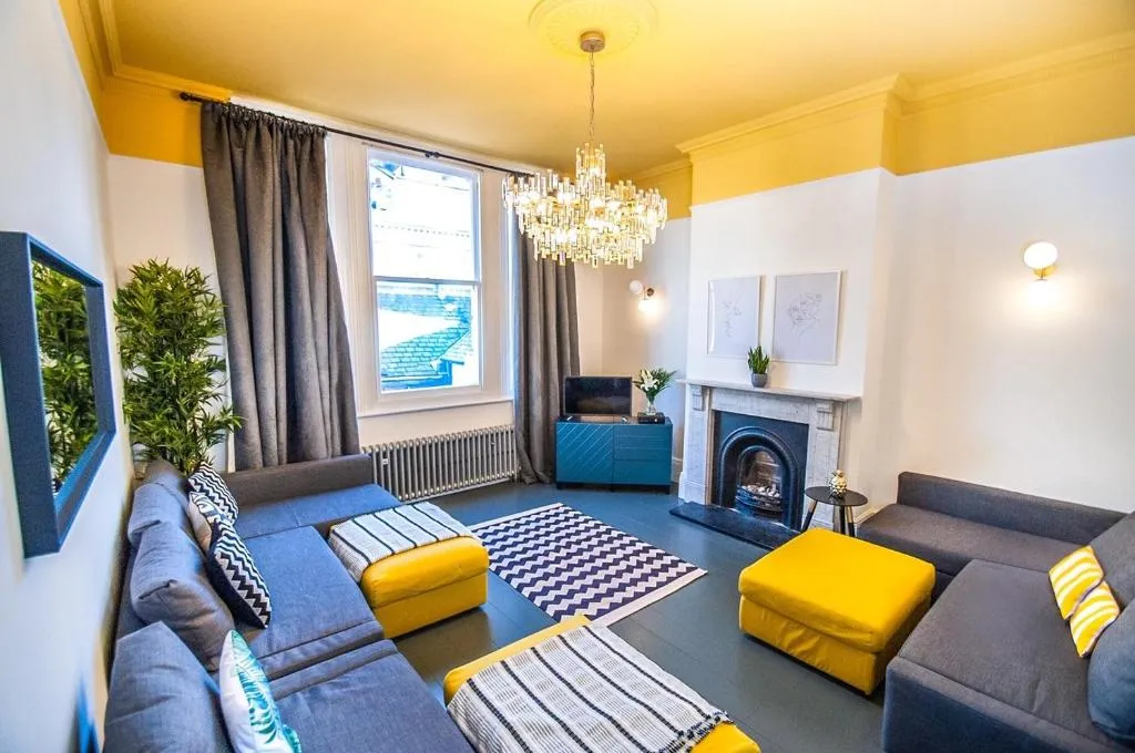 Number Twenty Four Townhouse - Sleeps 22, Brighton and Hove, United Kingdom