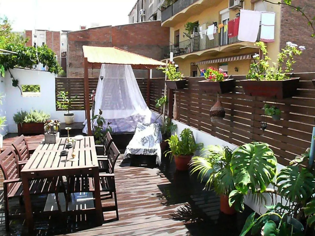Lovelyloft Atic with magic Garden-Terrace in the Gracia Heart, Barcelona, Spania
