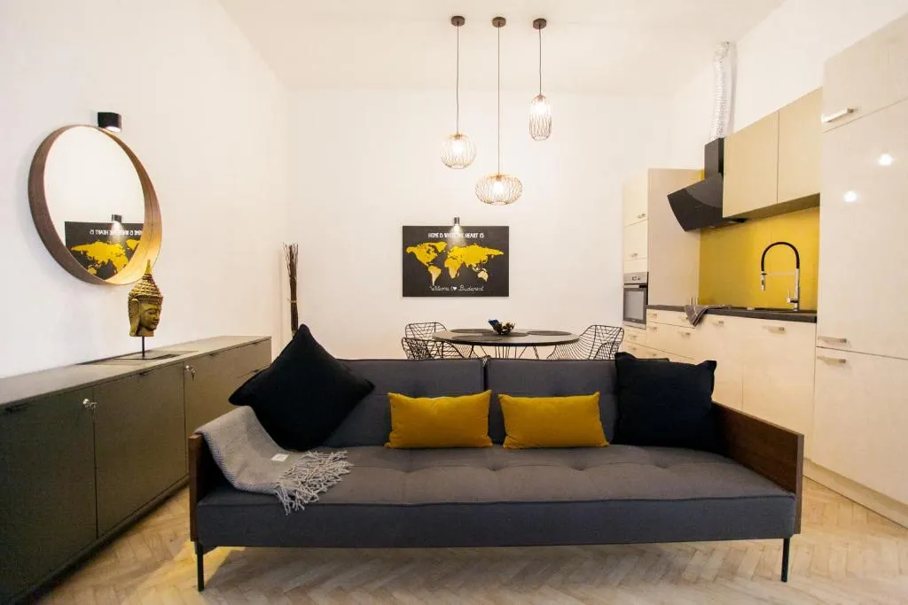 Real Delux Apartment next to Gozsdu & Synagogue, Budapest, Hungary