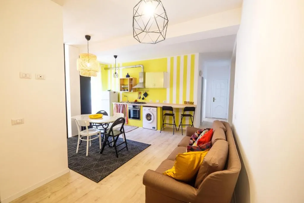Lillyhome, Roma, Italia