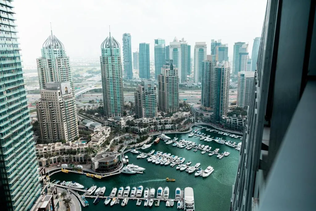 Nasma Luxury Stays - Cayan Tower, Dubai, Emiratele Arabe Unite
