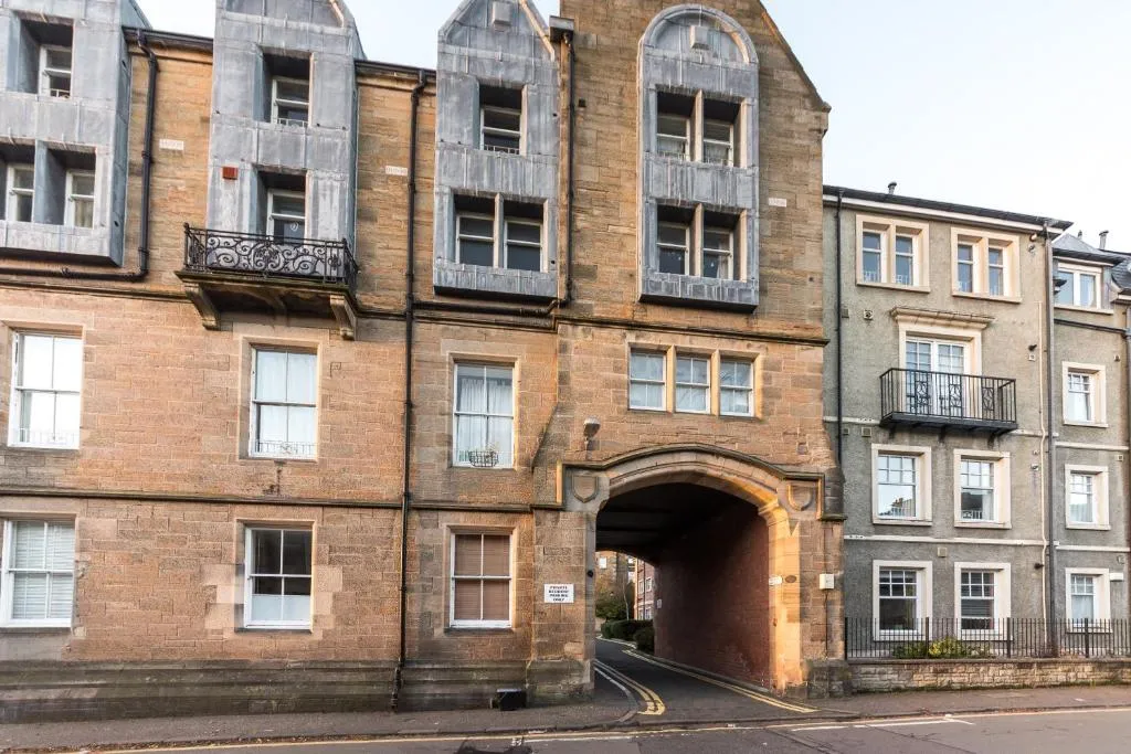 Modern Large Family Apartment With Private Parking, Edinburgh, United Kingdom