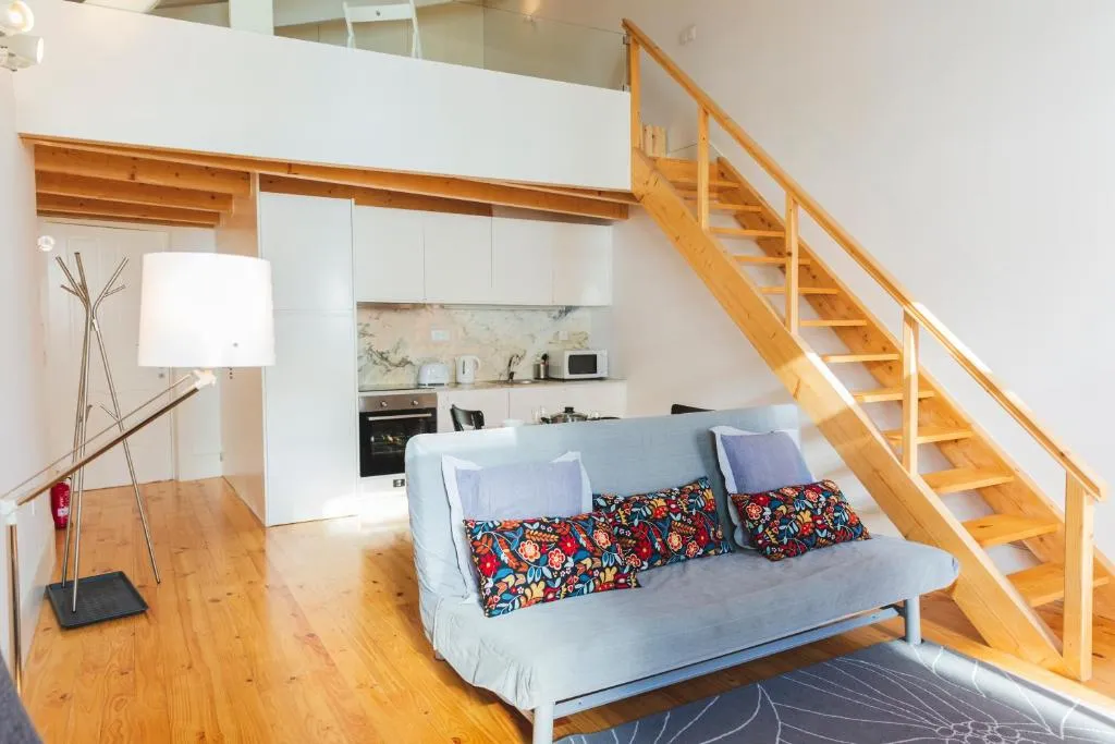 Aposentus -Romantic Mezzanine Apartment With a Balcony, Porto, Portugal