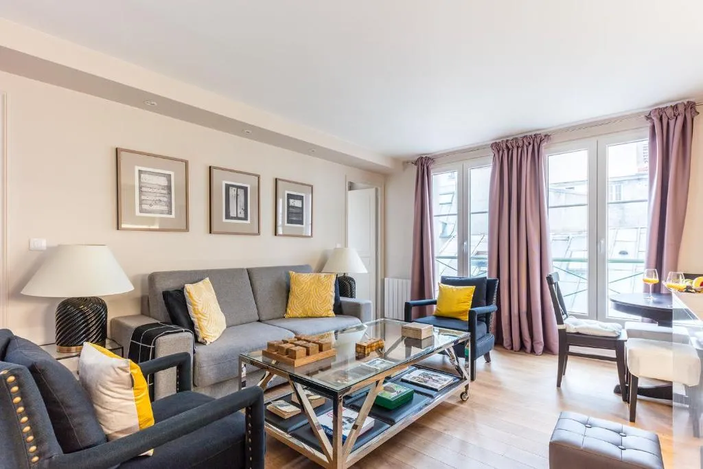 Families and friends - Center - 110 sqm, Paris, France
