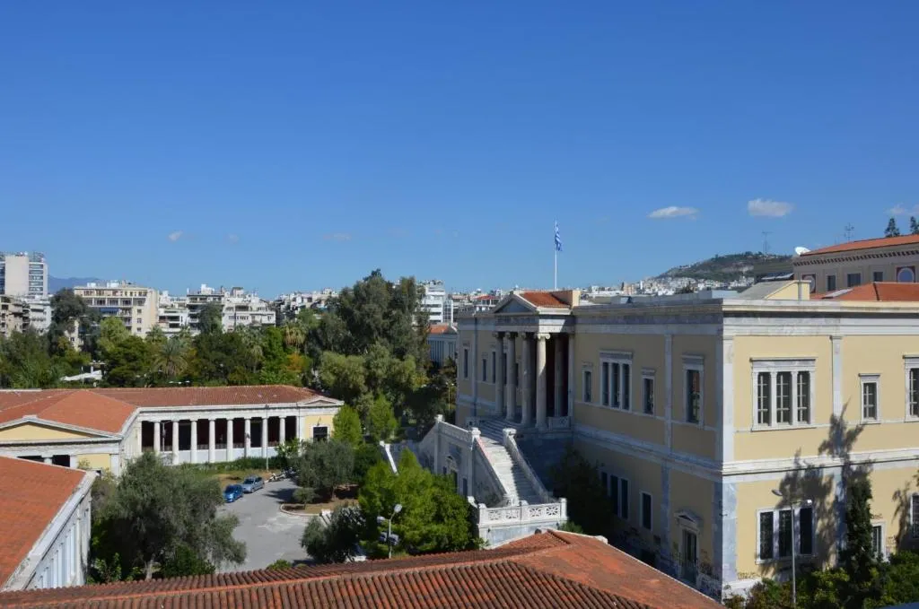 Retro Apartment at Trendy Exarcheia, Atena, Grecia