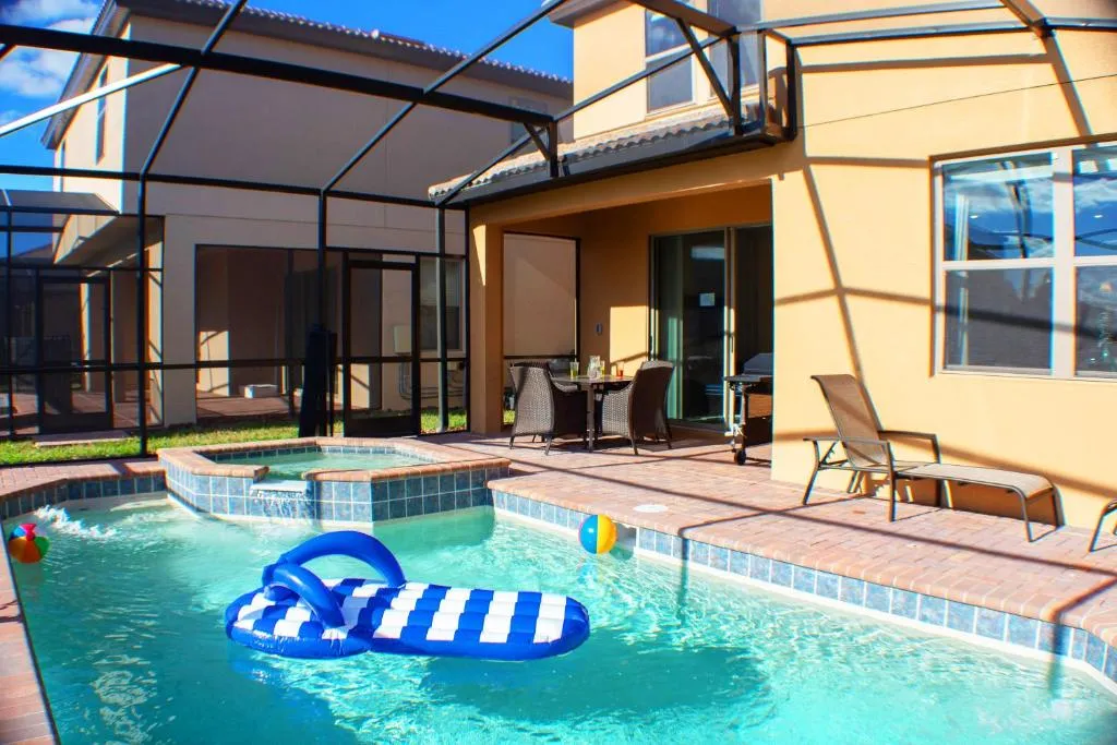 Solterra Resort 5 Bedroom Vacation Home with Pool 1873, Davenport, Statele Unite ale Americii