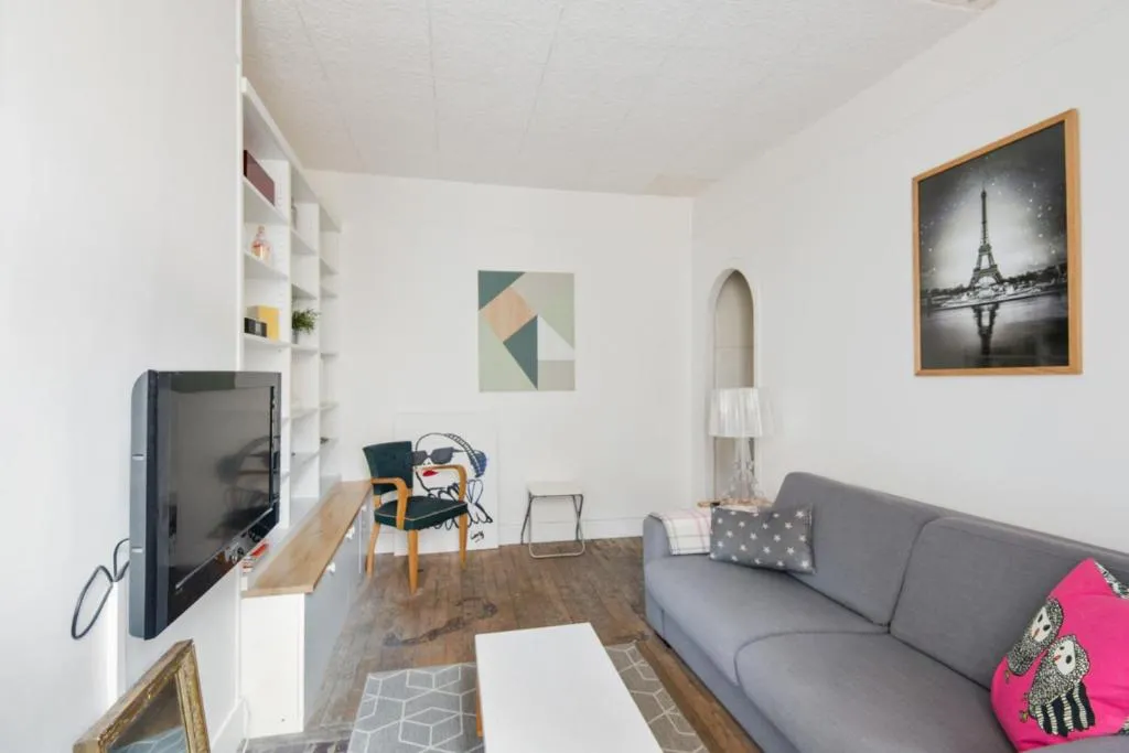 Spacious and cozy studio close to the Garden of Luxembourg, Paris, Franţa