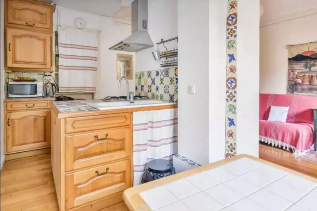 Appartement de charme entre Montmartre et Batignolles, Paris, Franţa