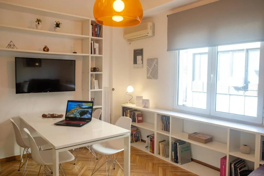 White n Bright Studio Apt, Atena, Grecia