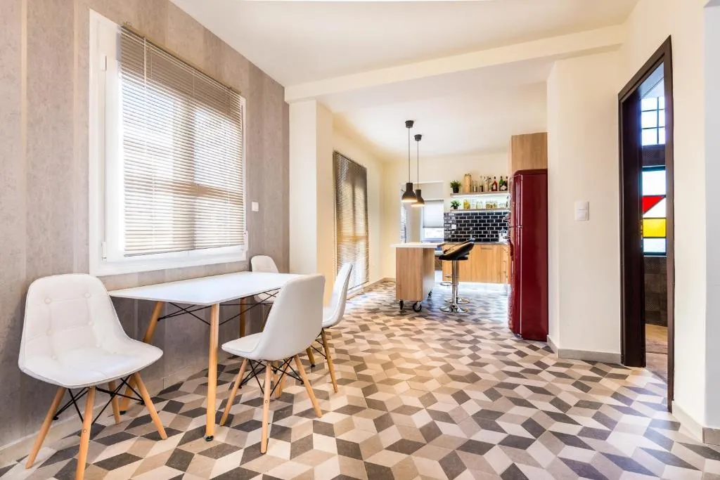 Brand new Stylish apartment with lovely rooftop, Atena, Grecia