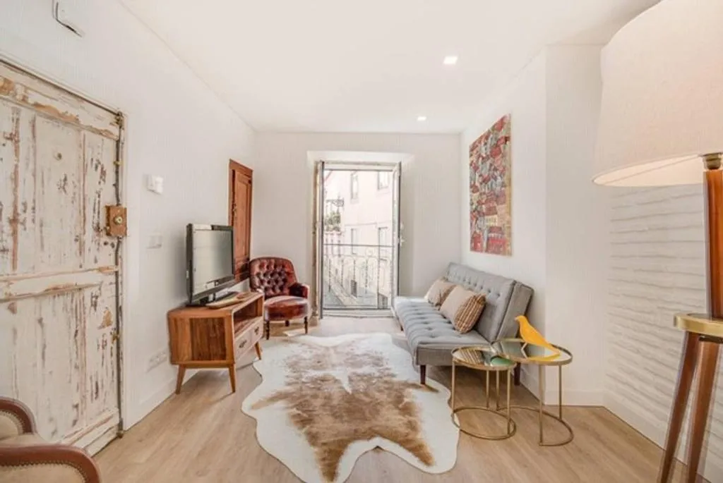 Charming Apartment in Alfama (with Terrace!), Amadora, Portugal