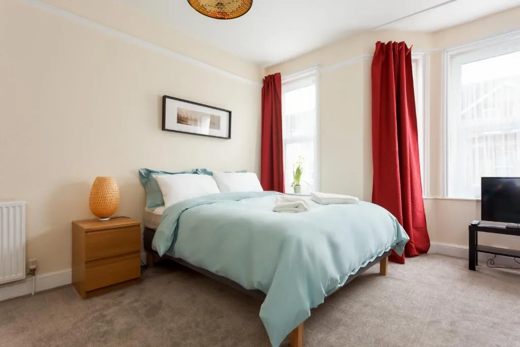 Stylish Town Centre Apartment Close to Beach and Shops, Bournemouth, United Kingdom