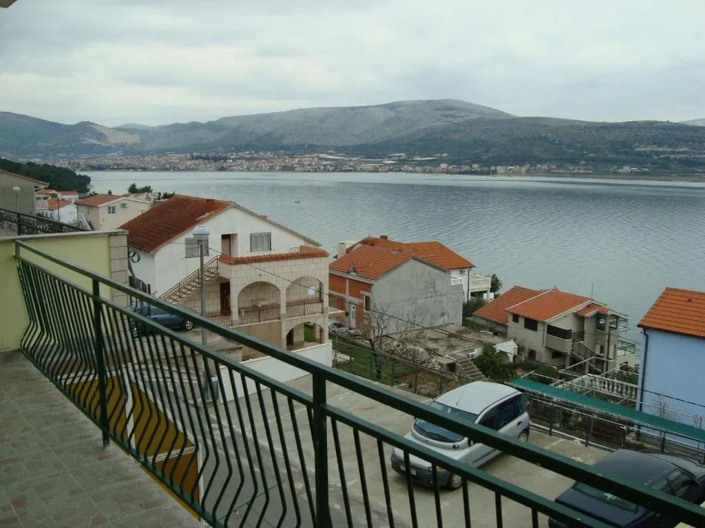 Apartment Daria - sea view, Trogir, Croaţia
