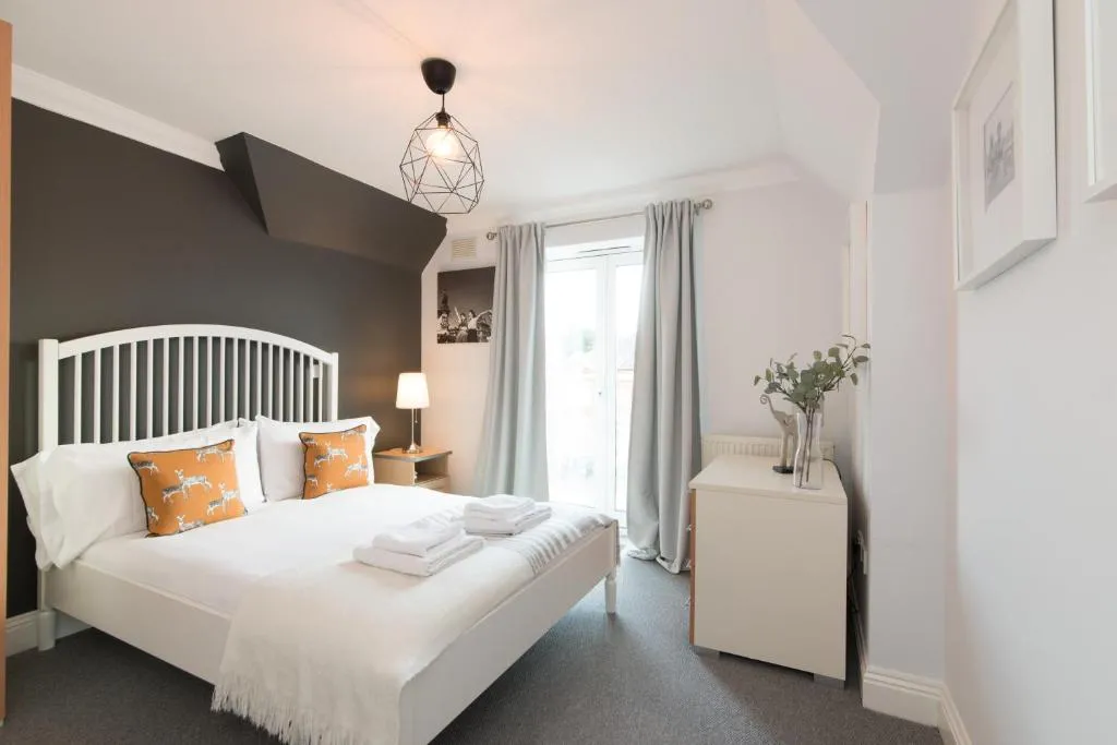 JC7 - Beautiful 2 bed Apt Hendon Central/Brent Cross - Free Private Parking, Londra, Marea Britanie