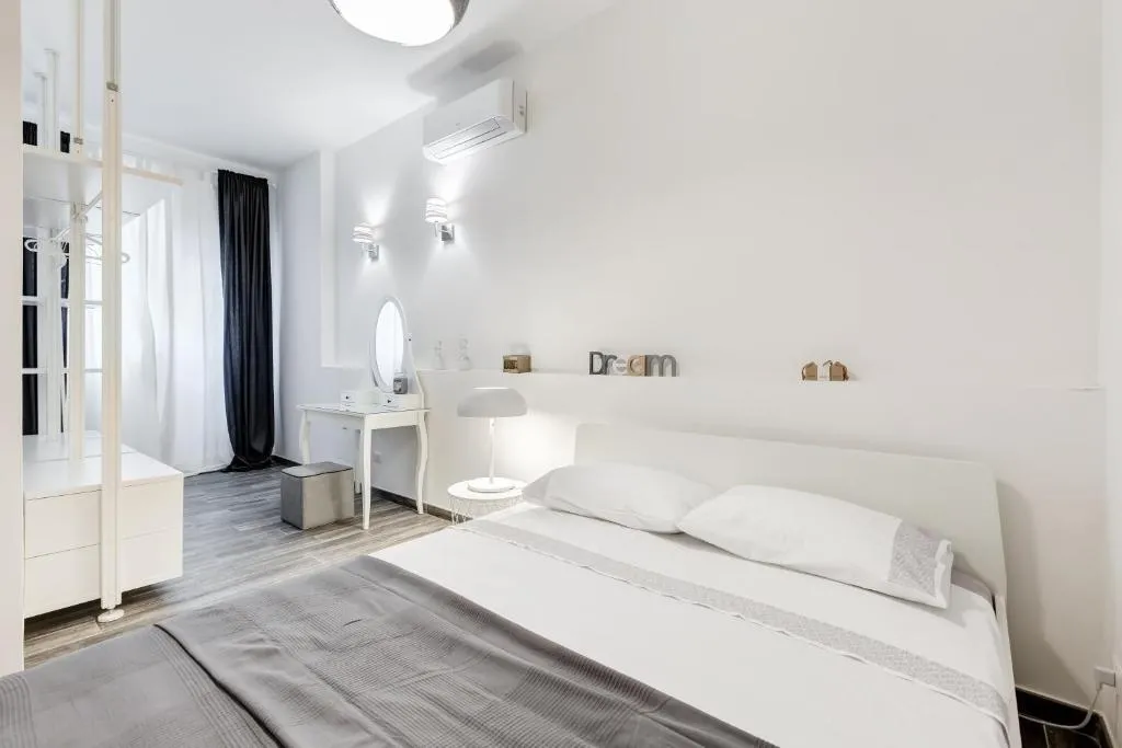 The Miki House, Roma, Italia