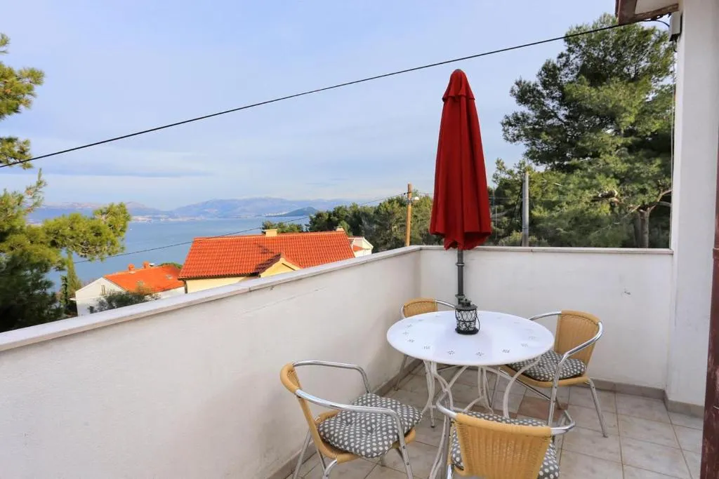 Apartments by the sea Slatine, Ciovo - 16343, Trogir, Croaţia