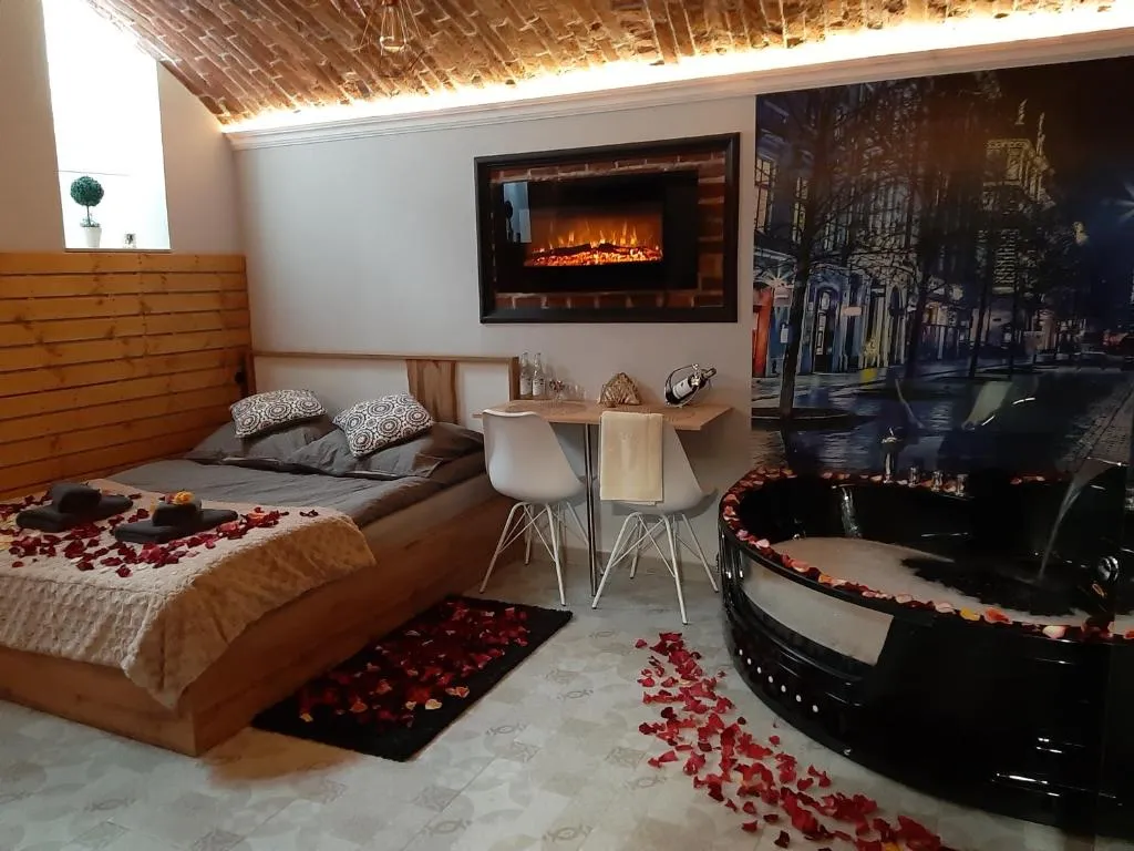 UNDERGROUND Jacuzzi Rooms, Krakow, Poland