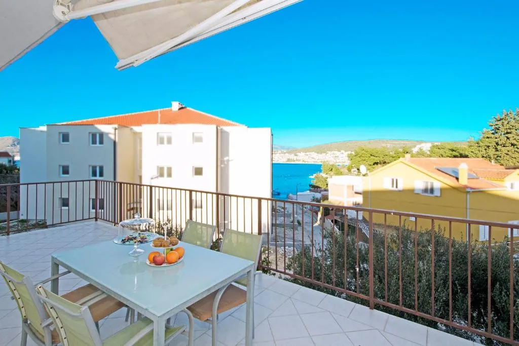 Apartment Varga 2, Trogir, Croaţia