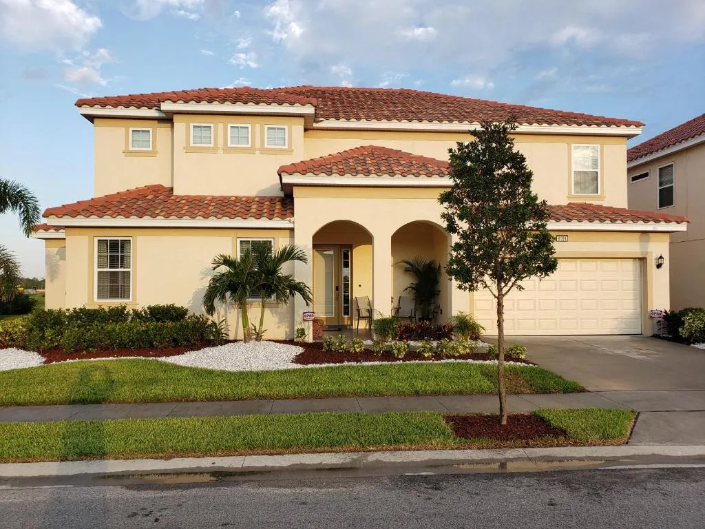 Luxury Solterra Resort - 6156 Broad Oak Dr, Davenport, United States