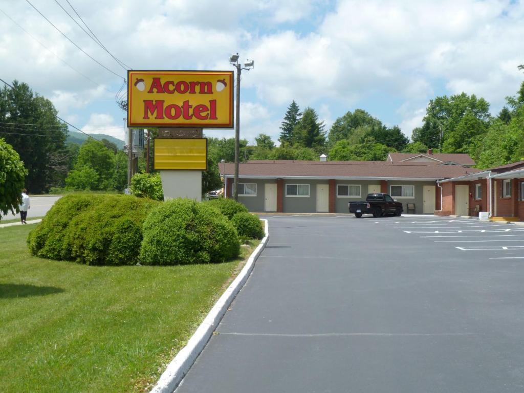 Acorn Motel - Black Mountain