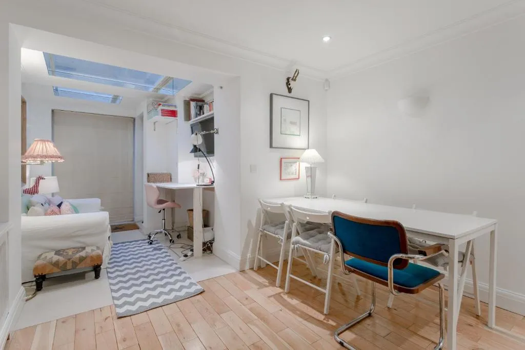2 Bedroom Apartment with Garden in Ladbroke Grove, London, United Kingdom