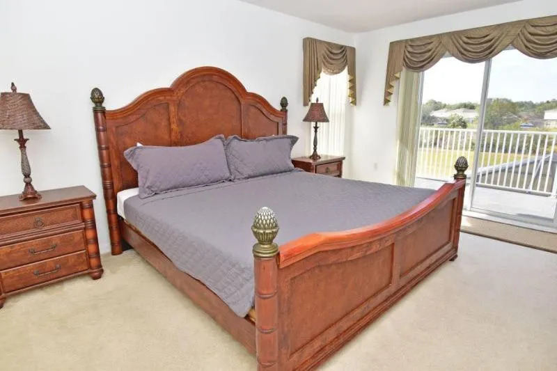 Gorgeous 5 Bedroom 3.5 Bath Pool Home Near Disney, Davenport, United States