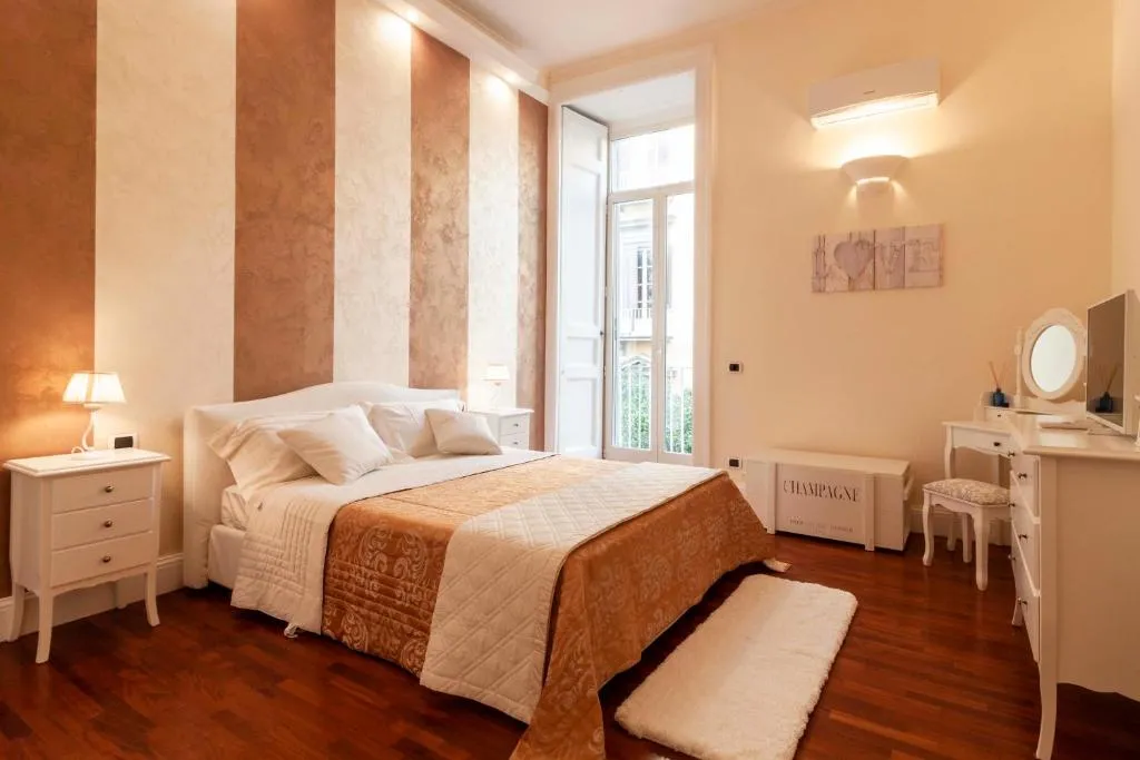 Sant'Arpino 26 - Elegant Flats in Naples, Napoli, Italia