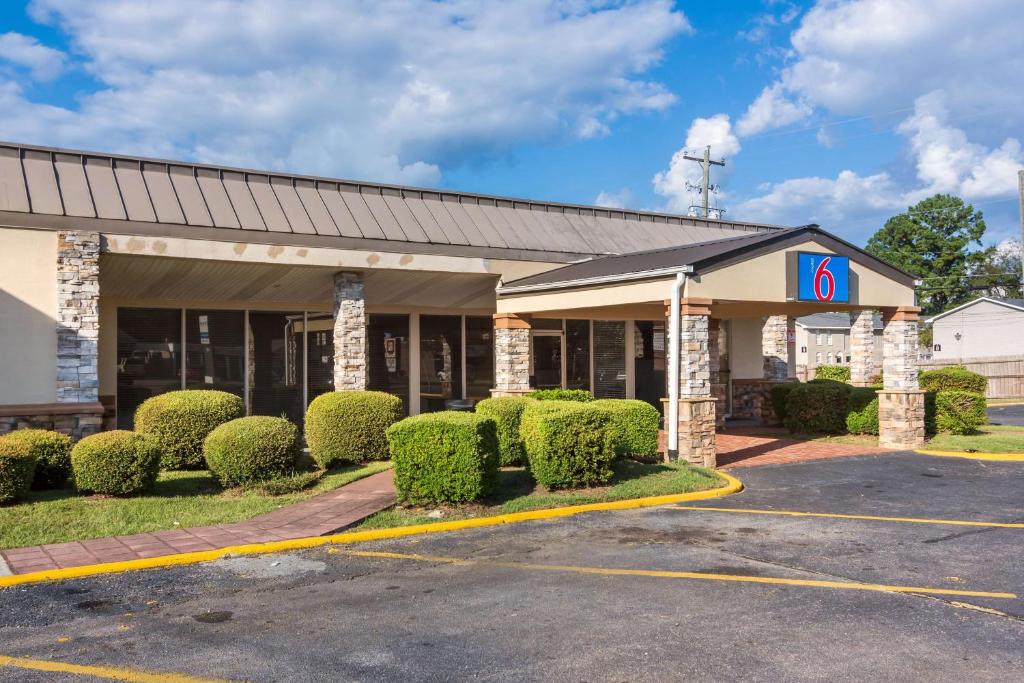 Motel 6-Warner Robins, GA