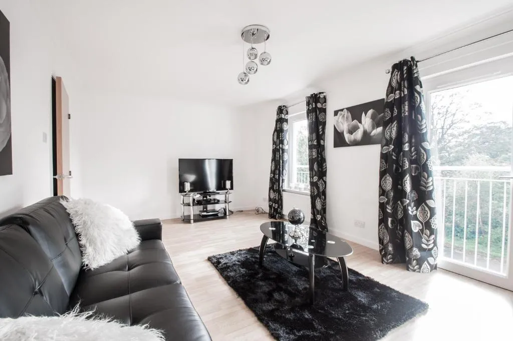 Orange Town House - Shaw Road, Aberdeen, United Kingdom