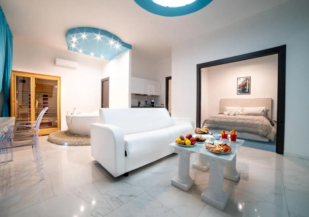 Tiffany's Lifestyle Suites, Napoli, Italia