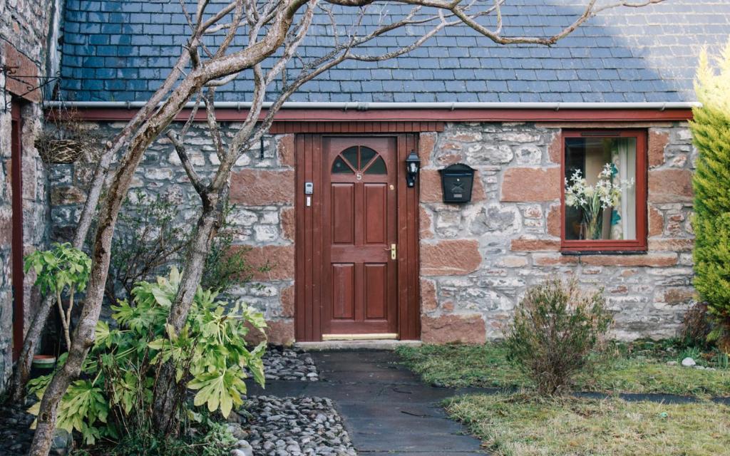 Kerrodown Cottage-Self Catering for 4 on the Highlands