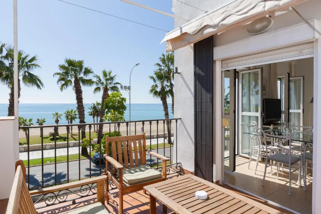 Apartamento con encanto en primera linea de playa, Málaga, Spania