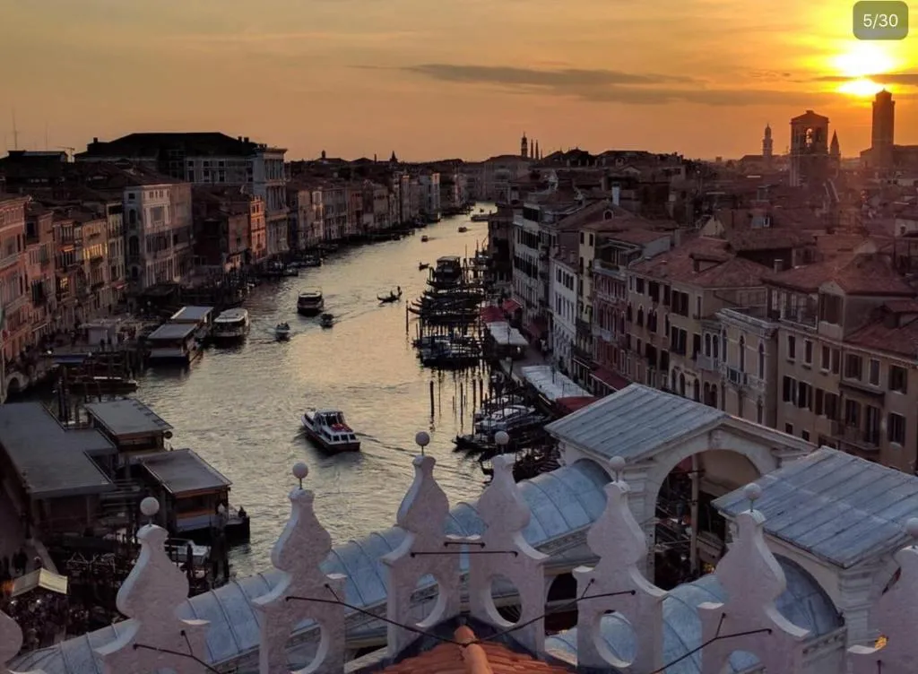 Romantic suit, Veneția, Italia