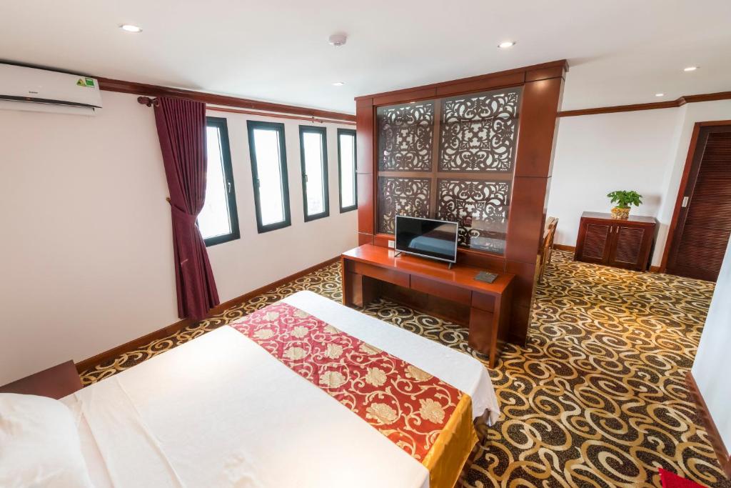 HOANG TRUNG HOTEL