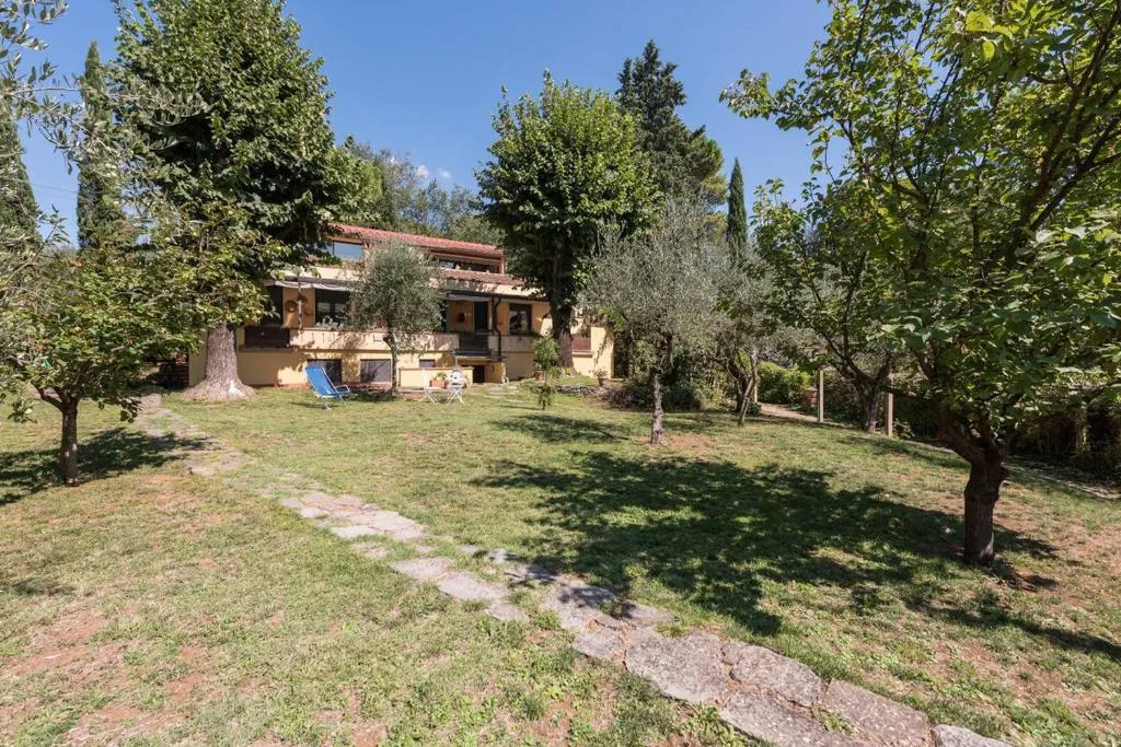 GIAGGIOLO Apartment in Villa, Florența, Italia