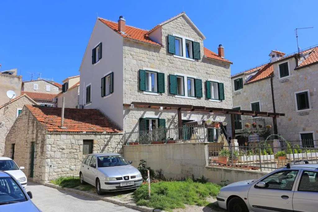 Apartments with a parking space Split - 16810, Split, Croatia