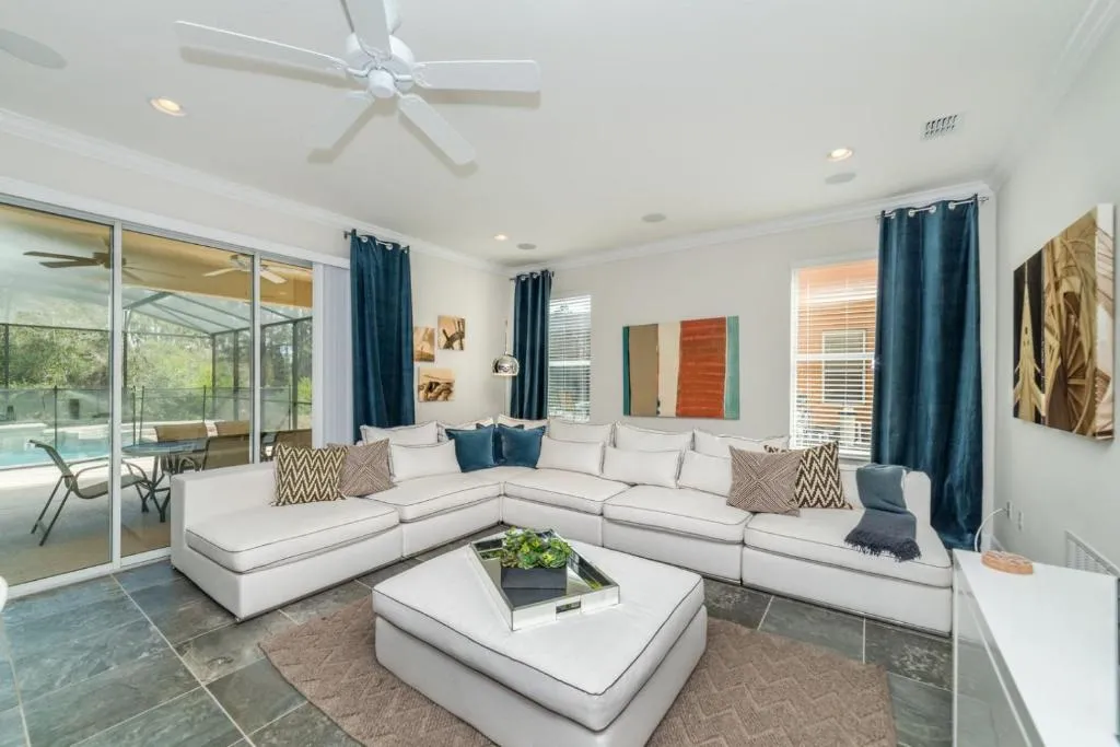 Stunning 6 Bedroom 5.5 Bath Watersong Resort Pool Home, Davenport, United States